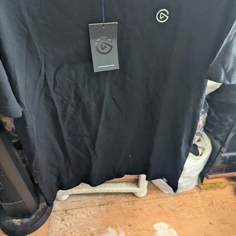 Elgato men T-shirt Size XXL